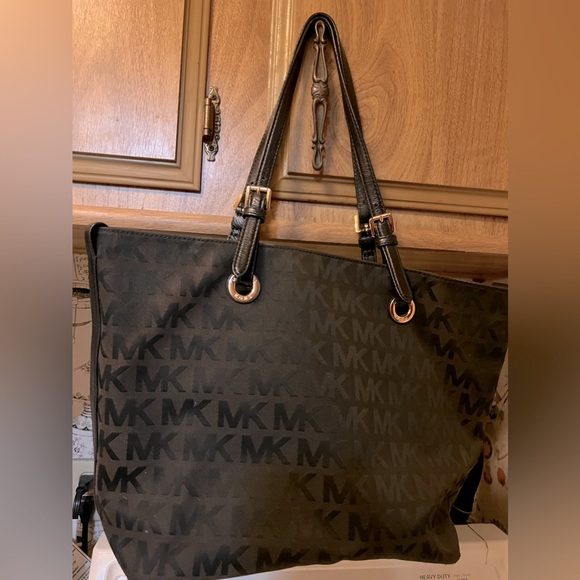 MICHAEL Michael Kors Handbags - MK black tote